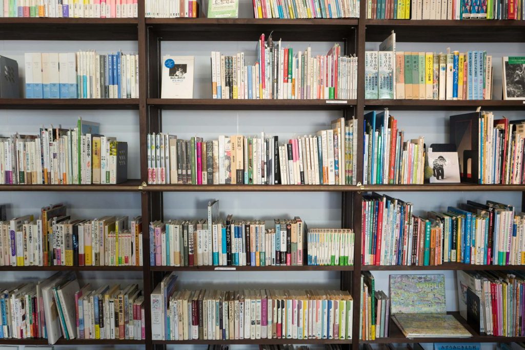 librairie avec des livres